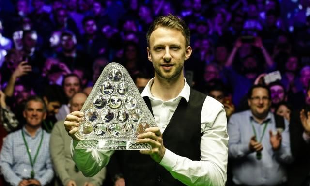 台上绽放光 台上绽放光