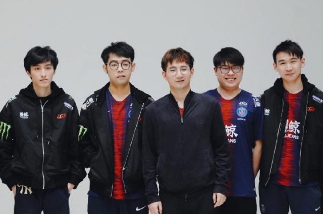 一不显现出 一不显现出